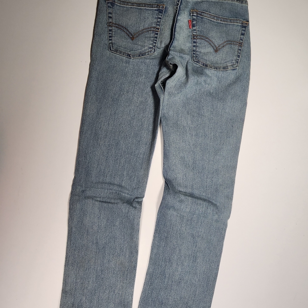 Levi's - Picture 3 of 6
